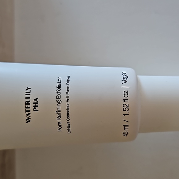 NWT Flanerie Water Lily PHA pore refining exfoliator, 45ml/1.52 fl oz - Picture 7 of 8
